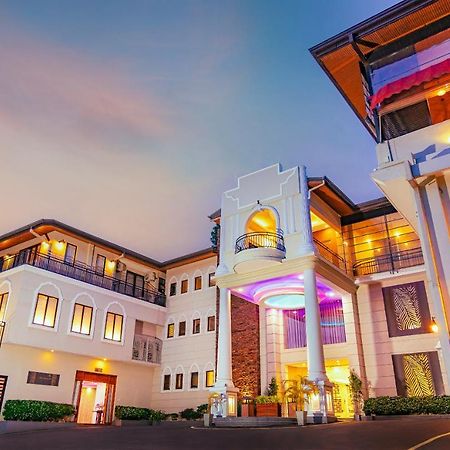 Royal Classic Resort แคนดี้ ภายนอก รูปภาพ